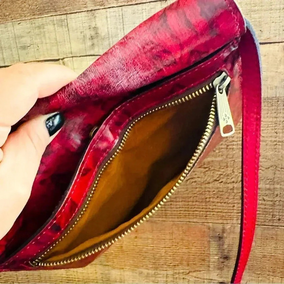 NWOT Patricia Nash Consilina Crossbody Organizer Etched Rose Leather - Picture 11 of 16